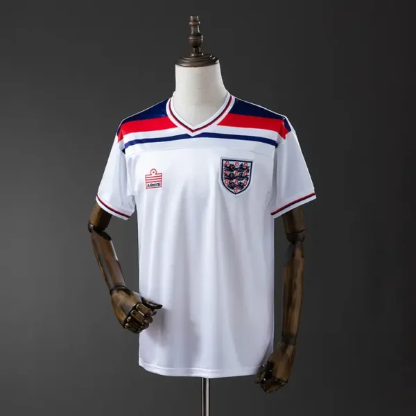 retro-sel-uefa-inglaterra-inglaterra-local-1982_0.webp Inglaterra Local 1982 - Versión Retro