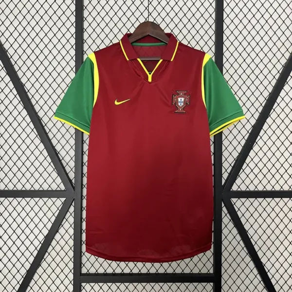 retro-sel-uefa-portugal-portugal-local-1998_0.webp Portugal Local 1998 - Versión Retro