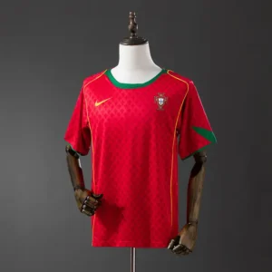 retro-sel-uefa-portugal-portugal-local-2004_0.webp Portugal Local 2004 - Versión Retro