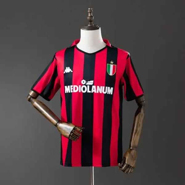 retro-seriea-ac-milan-ac-milan-local-1988-89_0.webp AC Milan Local 1988-89 - Versión Retro