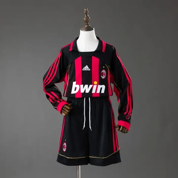 retro-seriea-ac-milan-ac-milan-local-2006-07_0.webp AC Milan Local 2006-07 - Versión Retro