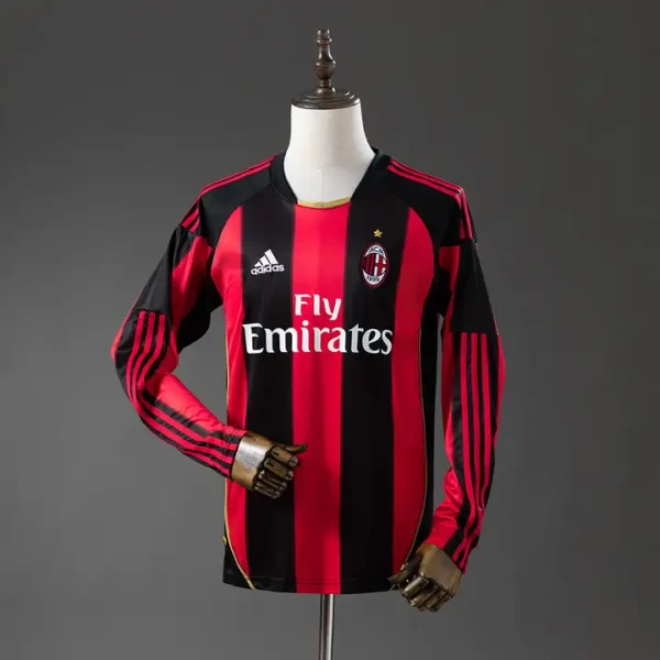 retro-seriea-ac-milan-ac-milan-local-2010-11_0.webp AC Milan Local 2010-11 - Versión Retro