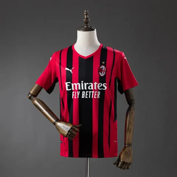 AC Milan Local 2021-22 - Versión Retro