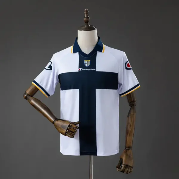 retro-seriea-parma-parma-local-2005-06_0.webp Parma Local 2005-06 - Versión Retro