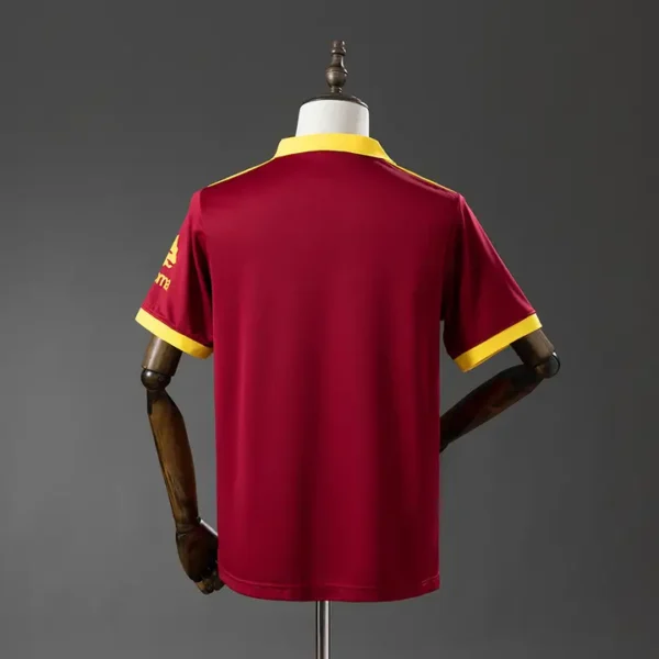 retro-seriea-roma-roma-local-1991-92_1.webp Roma Local 1991-92 - Versión Retro